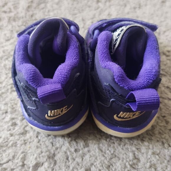 Nike Diamond Turf 2 (TD) Toddler/Infant Sneakers Sz 2C 407913 500 Purple Gold - Picture 5 of 7